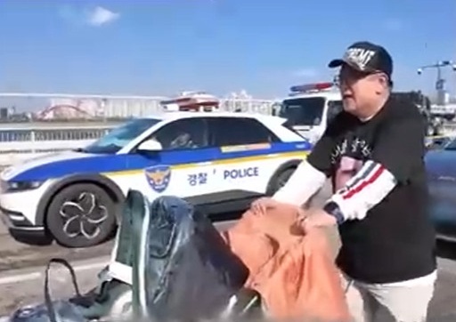 마라톤에 참가한 이용식과 손녀 이엘.