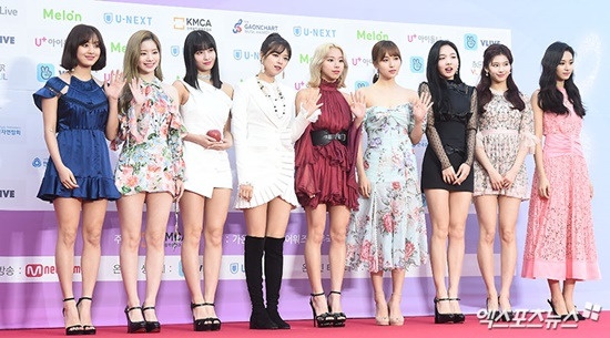 트와이스, 엑스포츠뉴스DB