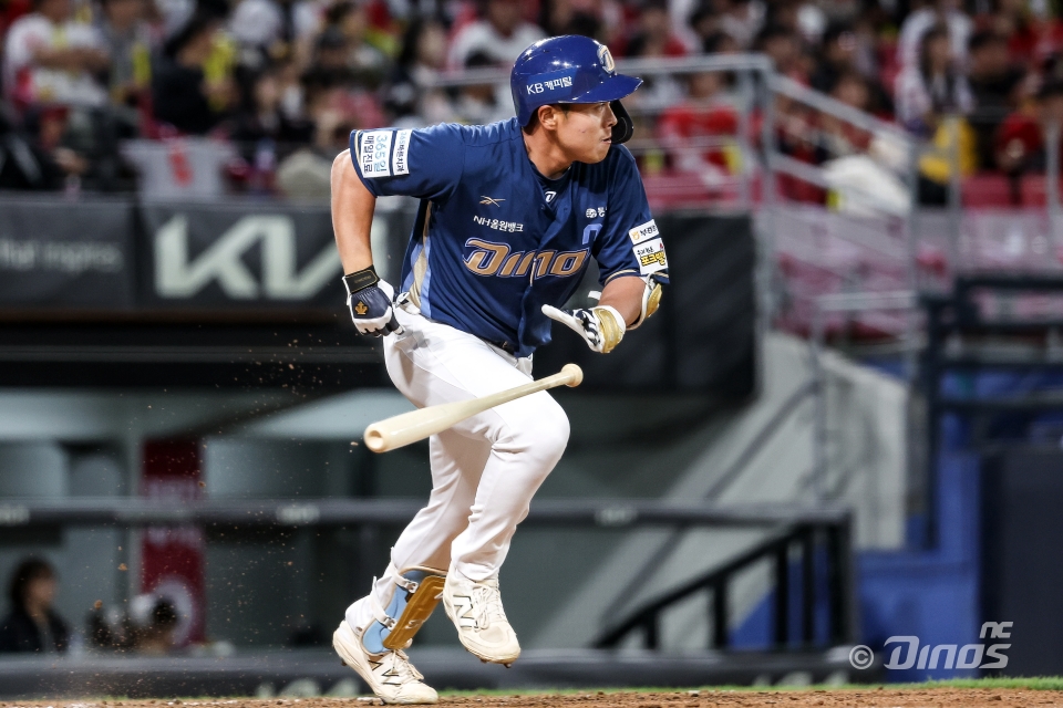 NC 다이노스 외야수 송승환이 2025시즌을 끝으로 현역 생활을 마감하기로 했다. 그는 1월 초 일본 오사카로 출국해 약 2주 동안 야구에 관해 공부할 계획이다. NC 다이노스