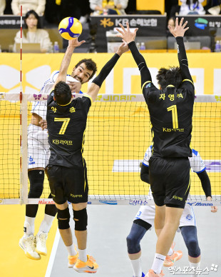 아히 ‘터치아웃을 노린다’[포토]