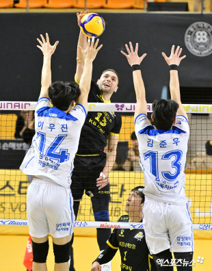 비예나 ‘블로킹을 뚫어라’[포토]