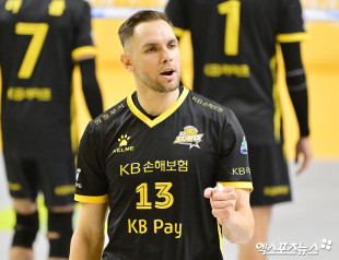 비예나 ‘서브 에이스’[포토]