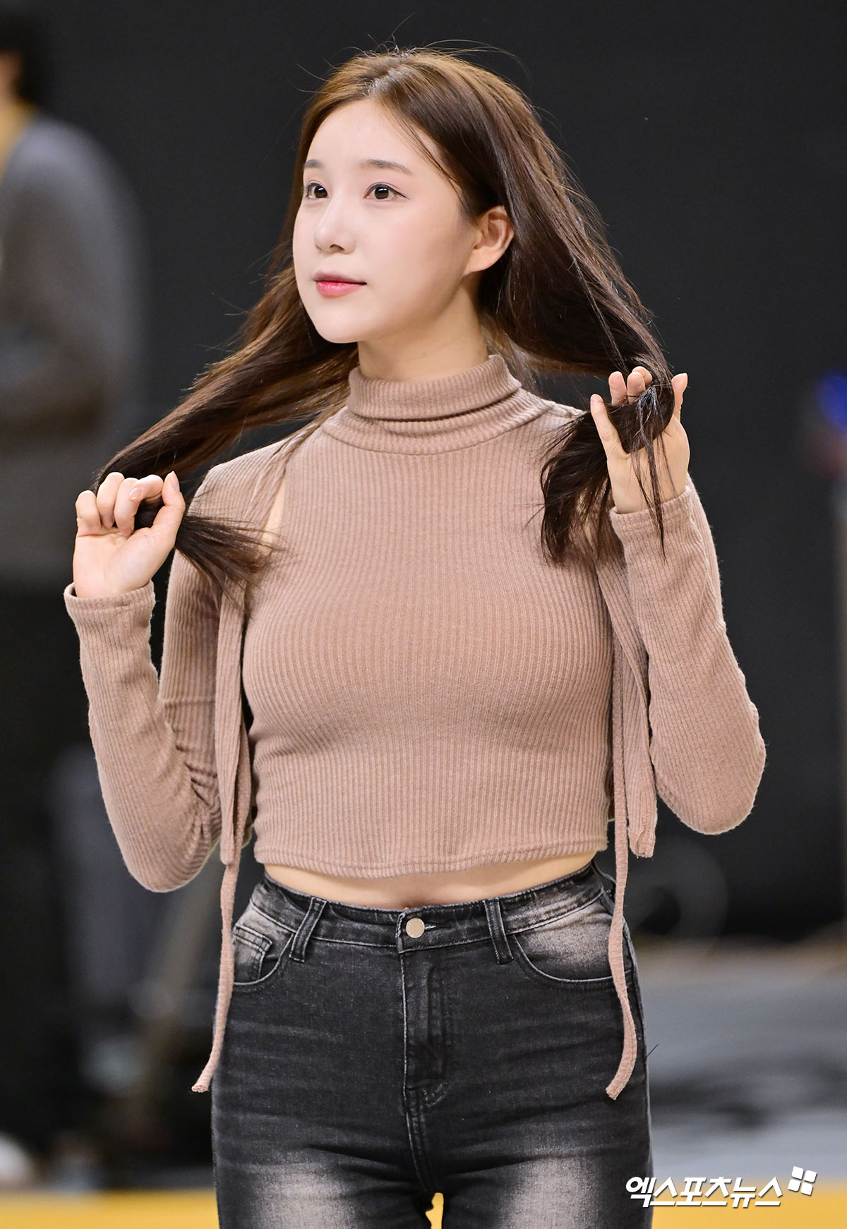 김현영 치어리더가 리허설에 임하고 있다.