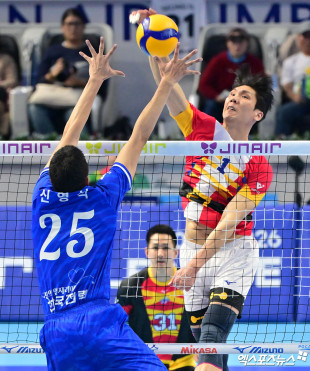 김규민 ‘중앙을 노린다’[포토]