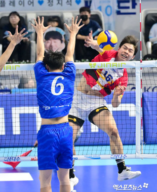 정한용 ‘직선’[포토]