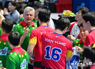 헤난 감독 ‘잘 하고 있어’[포토]