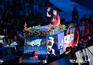 정지석 ‘크리스마스 분위기 제대로’[포토]