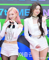 아이브 가을-장원영 '치명적인 윙크 대결'[엑's HD포토]