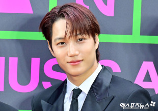 엑소 카이 ‘미소 살짝’[엑's HD포토]