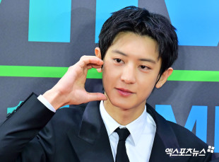 엑소 찬열 ‘심쿵 볼하트’[엑's HD포토]