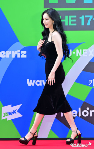 에스파 카리나 ‘시선 강탈하는 통굽’[엑's HD포토]