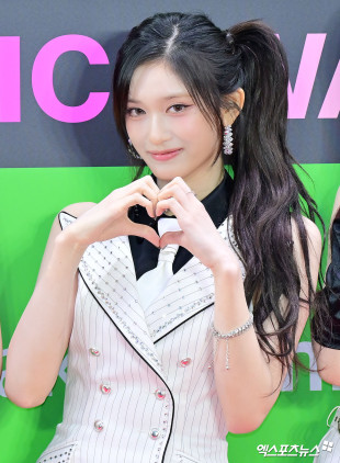 이서 ‘하트 선물’[엑's HD포토]