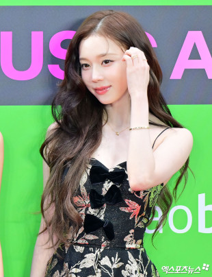 윈터 ‘머리만 살짝 넘겨도 예쁨’[엑's HD포토]