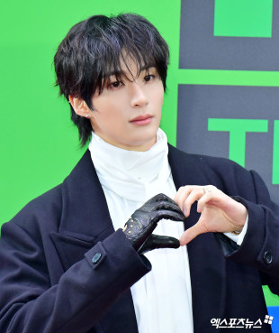 라이즈 앤톤 ‘한 손에만 장갑’[엑's HD포토]