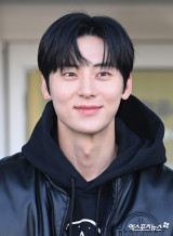 황민현, 제대 후 팬들 곁으로…카메라 앞 아직 어색 깜짝 활동 스포까지 