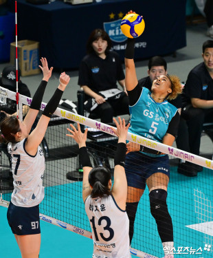 실바 ‘높은 타점’[포토]