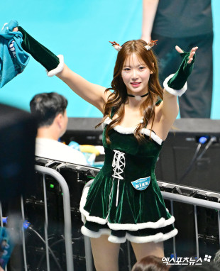 아야카 치어리더 ‘루돌프 머리띠’[엑's HD포토]
