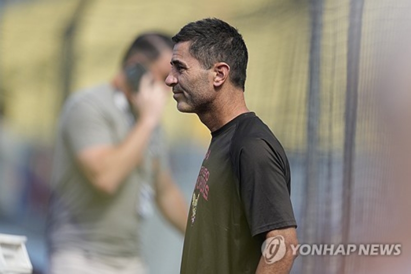 A.J. 프렐러 샌디에이고 단장이 24일 송성문의 입단 화상 기자회견에서 송성문의 WBC 출전에 대해 긍정적인 반응을 보였다. 송성문의 WBC 참가 여부가 며칠에서 몇 주 안에 결정될 것이라고 전하기도 했다. AP 연합뉴스