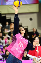 코트에 뜬 김연경[포토]