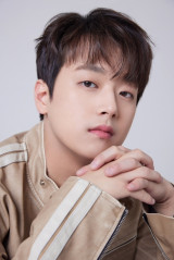 '찬또배기' 이찬원, 아이돌차트 평점랭킹 200주 연속 TOP2