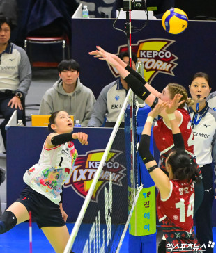 인쿠시 ‘살짝 넘긴다’[포토]