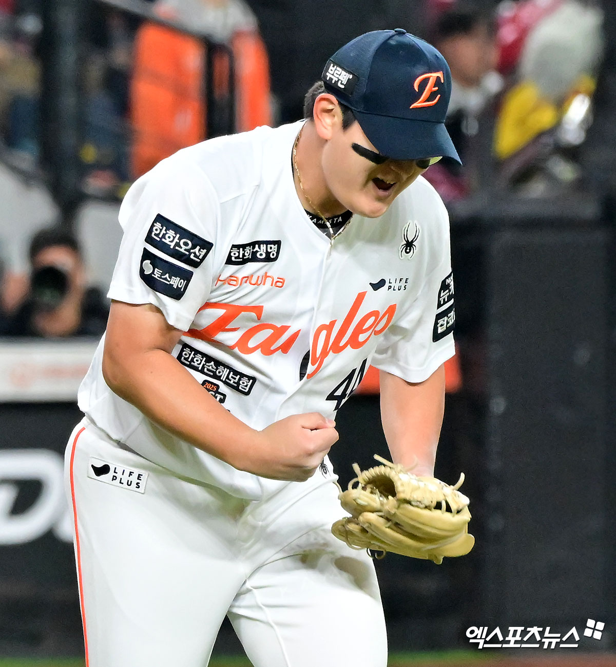 30일 오후 대전 한화생명 볼파크에서 열린 '2025 신한 SOL Bank KBO 한국시리즈' LG 트윈스와 한화 이글스의 4차전 경기, 8회초 수비를 마친 한화 김서현이 포효하고 있다. 엑스포츠뉴스 DB