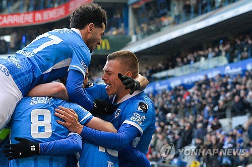 감독 경질이라는 어수선한 분위기도 한국 국가대표 스트라이커 오현규의 입지를 흔들지는 못했다. 오현규가 시즌 3호 도움을 올리며 변함없는 주전 경쟁력을 과시했다. 벨기에 헹크의 세게카 아레나에서 열린 2025-2026시즌 주필러 프로리그 20라운드 클뤼프 브뤼허와의 홈 경기에 선발 출격해 공격 포인트를 기록했다. 연합뉴스