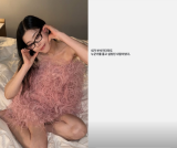 린, 이혼 침묵 깨고 다시 일상으로…맨살 드러내고 연말 분위기 만끽 [★해시태그]