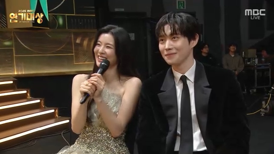 MBC 연기대상. 이선빈과 김영대.