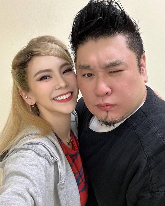 김지우, 레이먼 킴