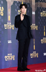 이준혁 '올 블랙 수트'[엑's HD포토]