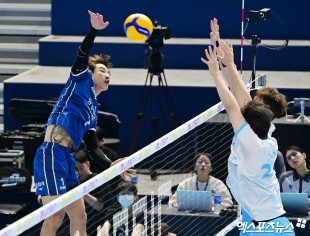 김우진 ‘보고 때린다’[포토]