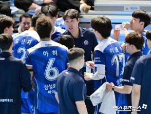 작전타임 갖는 고준용 감독대행[포토]