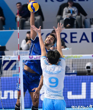 아히 ‘강하게 때린다’[포토]