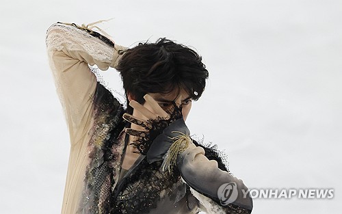 대한민국 피겨스케이팅 남자 싱글 간판 차준환(서울시청)은 3일 서울 목동아이스링크에서 열린 제80회 전국남녀 피겨 스케이팅 종합선수권대회 겸 국가대표 2차 선발전 남자 싱글 쇼트프로그램에서 기술점수(TES) 52.55점, 예술점수(PCS) 44.95점, 합계 97.50점을 기록했다. 2026 밀라노·코르티나담페초 동계 올림픽 출전권이 걸려 있는 2차 선발전에서 차준환은 중간 점수 353.22점을 기록해 올림픽 출전 자격이 있는 선수들 중 가장 높은 순위에 자리하면서 올림픽 참가에 청신호가 켜졌다. 연합뉴스