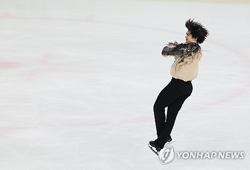 대한민국 피겨스케이팅 남자 싱글 간판 차준환(서울시청)은 3일 서울 목동아이스링크에서 열린 제80회 전국남녀 피겨 스케이팅 종합선수권대회 겸 국가대표 2차 선발전 남자 싱글 쇼트프로그램에서 기술점수(TES) 52.55점, 예술점수(PCS) 44.95점, 합계 97.50점을 기록했다. 2026 밀라노·코르티나담페초 동계 올림픽 출전권이 걸려 있는 2차 선발전에서 차준환은 중간 점수 353.22점을 기록해 올림픽 출전 자격이 있는 선수들 중 가장 높은 순위에 자리하면서 올림픽 참가에 청신호가 켜졌다. 연합뉴스