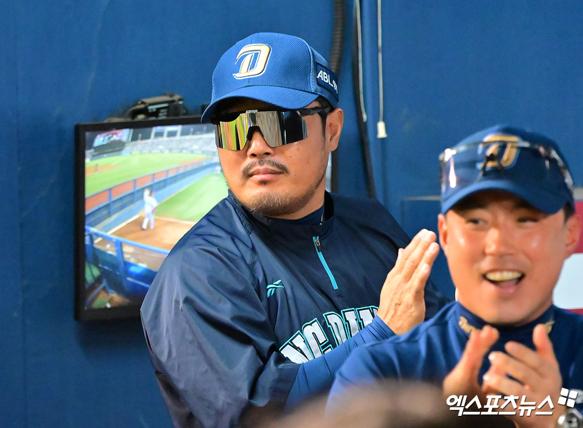 이호준 NC 다이노스 감독이 5일 오후 창원 마산야구센터 올림픽기념관 공연장에서 진행된 구단 신년회 행사에서 신년사를 전했다. 엑스포츠뉴스 DB