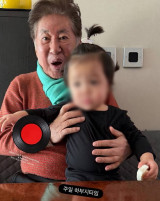 '77세에 득남' 김용건, 아이 안고 다정한 투샷 공개…'늦둥이 아들' 오해하겠네