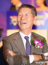 창원에 '사령탑 옛 스승' 김성근 감독 떴다!…시즌 끝나고 계속 졸라→'작은 것 하나도 놓치지 말자' 전 코칭스태프 대상 강의