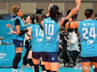 GS칼텍스 ‘풀세트 끝 승리’[포토]