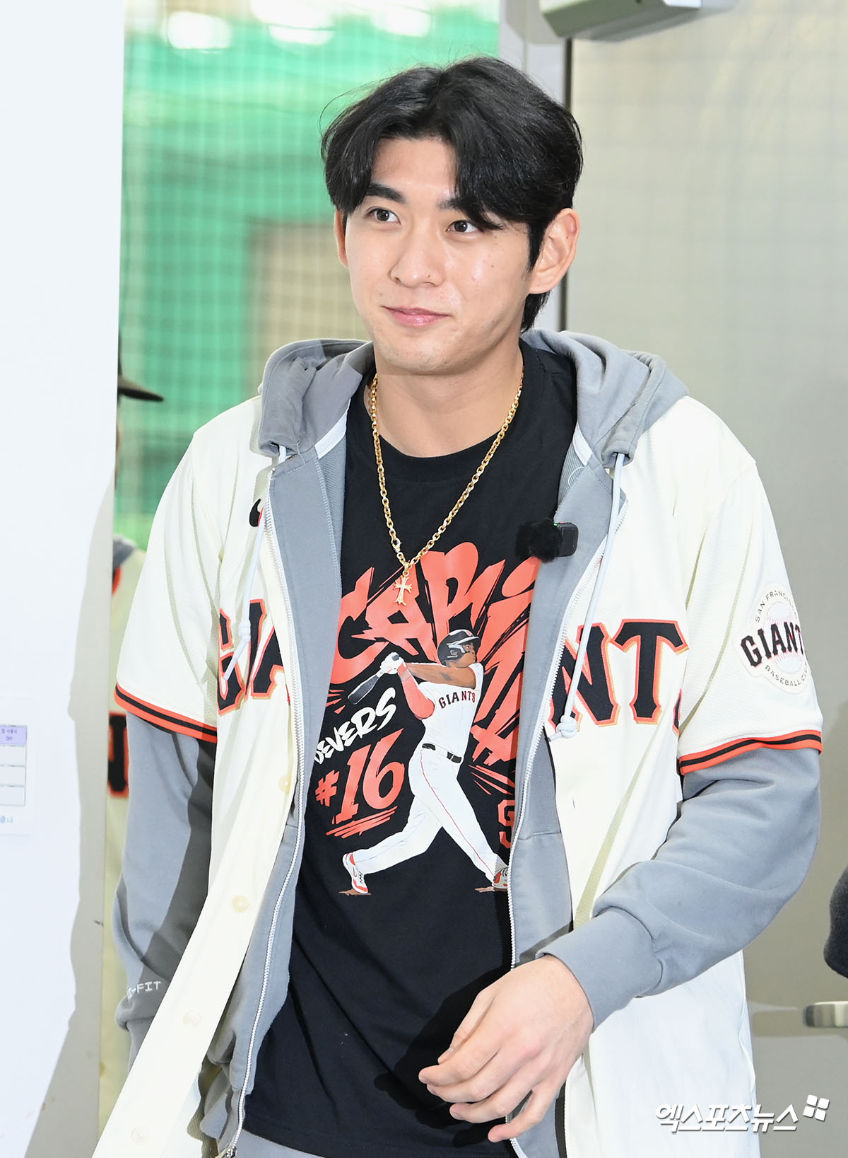 미국 메이저리그 샌프란시스코 자이언츠의 이정후가 7일 경기도 이천 LG챔피언스파크에서 열린 소속팀 유소년 야구 클리닉에 참석했다. 비텔로 감독은 '한국에 방문한 가장 큰 이유는 이정후를 만나러 온 것이다. 아다메스도 같이 왔지만, 선수를 알게 되면 성장 환경, 성격, 인성을 많이 보는 스타일이다. 이정후와 뜻깊은 시간을 보냈고, 앞으로 남은 시즌 동안 더 많이 알아가고 싶다'고 강조했다. 이천, 고아라 기자