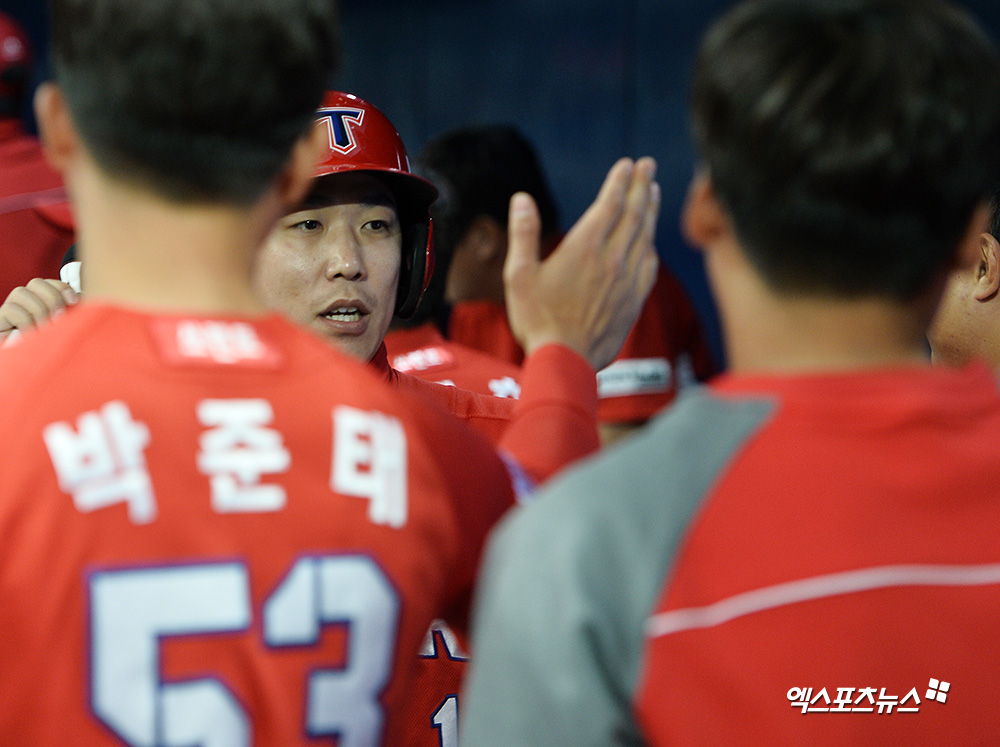 키움 히어로즈가 7일 퓨처스팀(2군) 수비코치로 유재신 코치를 영입했다. 유재신 코치는 2017년 7월 트레이드로 팀을 떠난 이후 9년 만에 친정 키움으로 돌아오게 됐다. 엑스포츠뉴스 DB