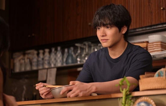 '첫입에 반하다' 아카소 에이지