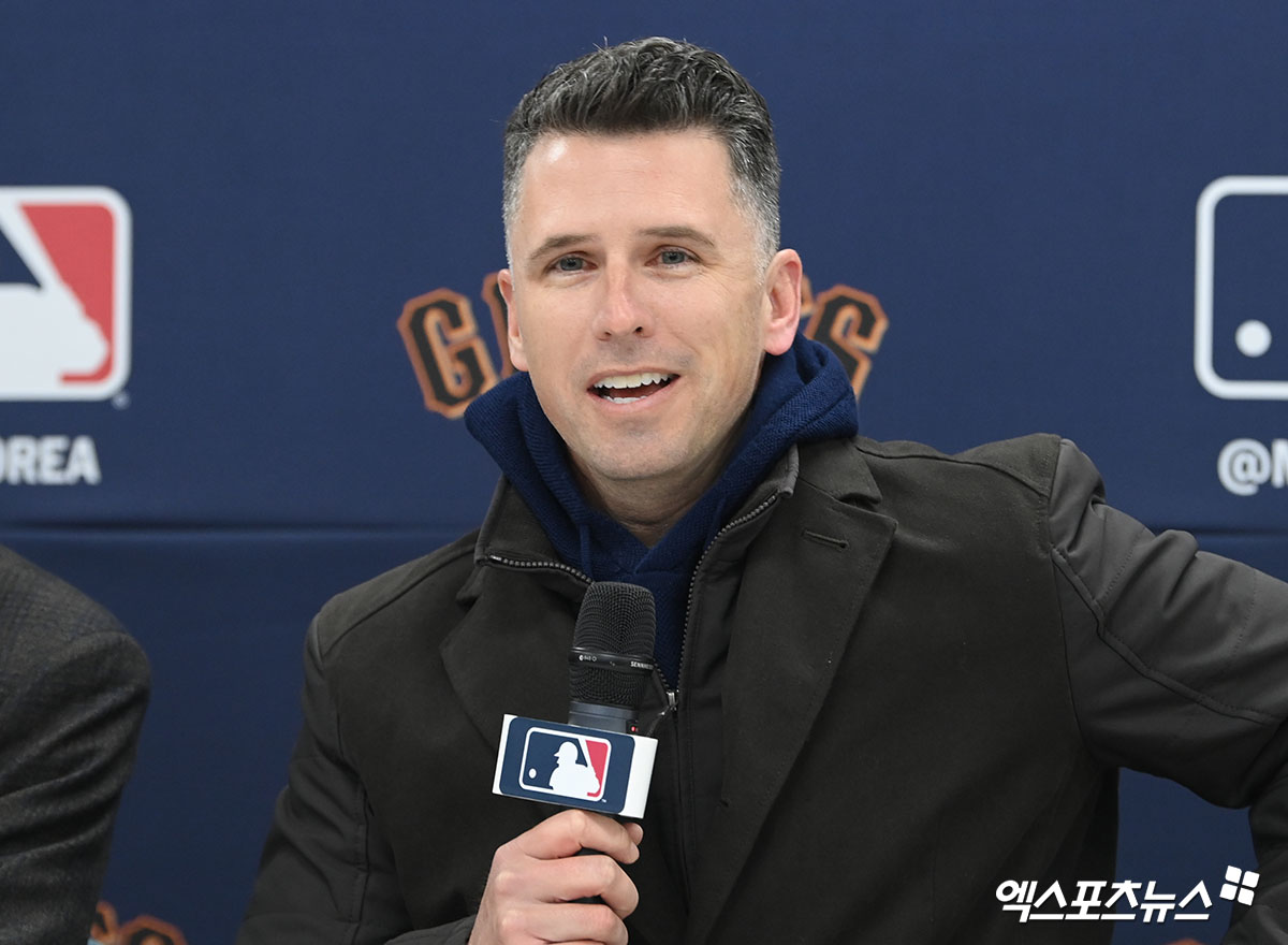 버스터 포지 샌프란시스코 자이언츠 사장이 7일 경기도 이천 LG챔피언스파크에서 열린 구단 주최 야구 클리닉 행사 공식 기자회견에 참석했다. 사진 고아라 기자