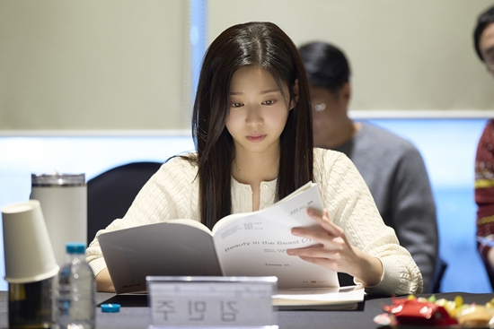 넷플릭스 '뷰티 인 더 비스트' 김민주