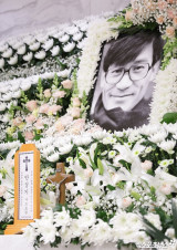 "故안성기, 관리사무소 직원들에게 매년 호텔 식사 대접"…먹먹한 생전 미담 [엑's 이슈]