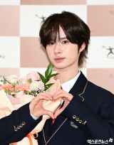 투어스 경민 '추위 녹이는 하트'[엑's HD포토]