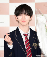 킥플립 동현 '사랑의 하트'[엑's HD포토]