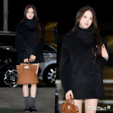 '5세대 이방원' 이즈나 방지민, 공항 분위기가 확 달라지는 센터 미모