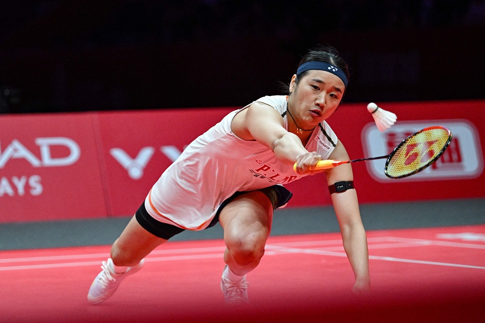 안세영(오른쪽)이 중국의 왕즈이와 오는 11일 말레이시아 쿠알라룸푸르에서  2026 세계배드민턴연맹(BWF) 월드투어 슈퍼 1000 말레이시아 오픈 결승에서 격돌한다. 안세영은 지난해 왕즈이와 8번 만나 모두 이기는 진기록을 세웠다. 그 중 결승 격돌이 7차례였다. 둘은 지난해 말레이시아 오픈에서도 결승에서 만나 안세영이 이긴 적이 있다. 연합뉴스